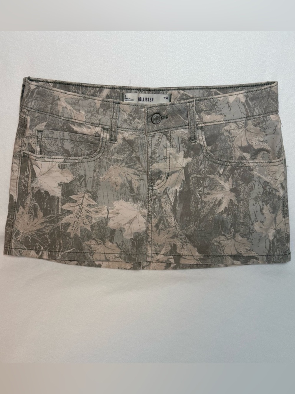 Hollister Low Rise Camo Mini Skort W26 Y2K Leaf Print